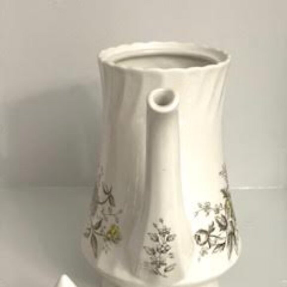 English Set of Teapot, Cup and Saucers and Sugar Bowl Crafted by Wood and Sons - Picture 9 of 14